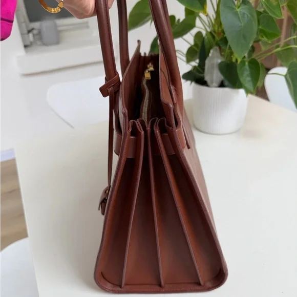 Yves Saint Laurent Sac de Jour (Large) – Camel Calfskin - Picture 7 of 15